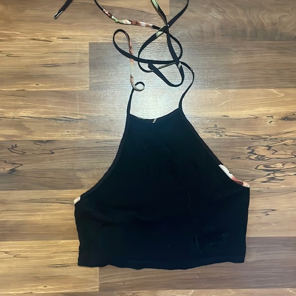 Crop top. Very cute. - Picture 1 of 3